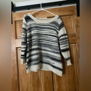 Old Navy, size XL. White and black stripes